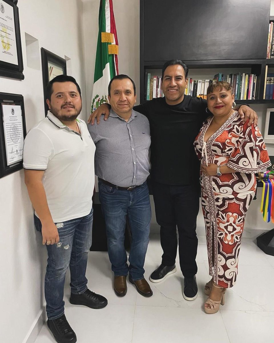ramirezlalo_'s tweet photo. Recibimos con beneplácito el acompañamiento del Partido Popular Chiapaneco en la nueva ERA de la entidad.
Vamos de la mano con Mauricio Morales, presidente; Norma Balcázar, secretaria General, y militantes y simpatizantes del #PPCH, en la construcción del segundo piso de la #4T https://t.co/CS7y9d2z5P