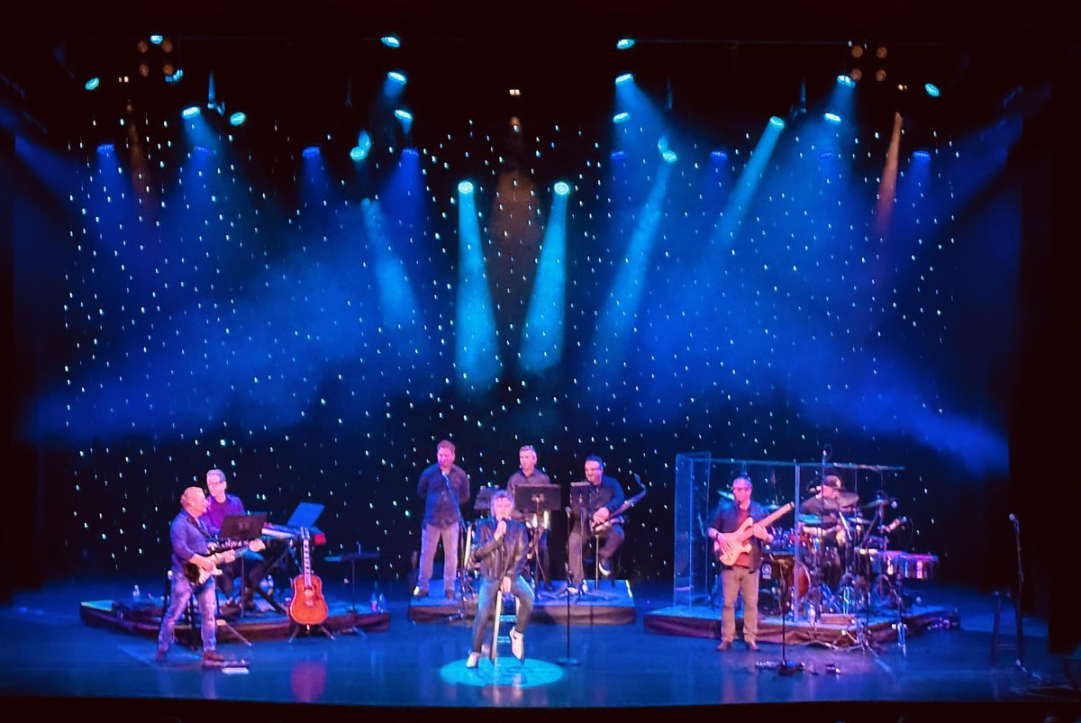 GinoVOfficial's tweet image. Florida has been most kind to us. Love performing for you guys.
Love.
G