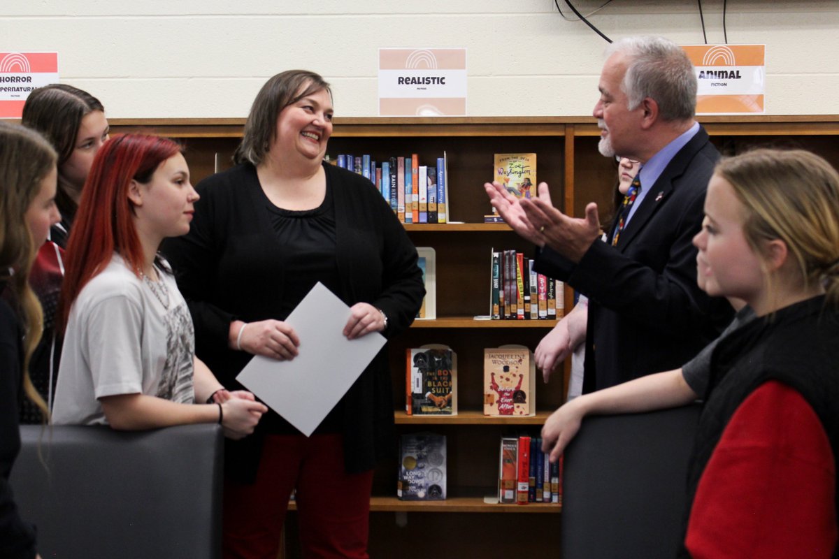 georgiadeptofed's tweet photo. Leigha Burnham — Library Media &amp; Technology Specialist at Summerville Middle in Chattooga Co. — is one of the 10 finalists for the '25 GA Teacher of the Year.
Stay tuned - we'll stop by every finalist's school to surprise them with the news that they're in the top 10.   #GaTOTY25 https://t.co/8G5EvuOKT0