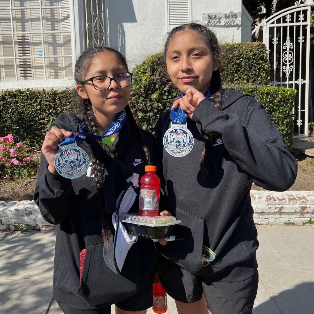 Meet the Students Running LA ✨Itzel ✨ For Itzel, a 12th grader participating in her sixth and final marathon with SRLA this season, marathons run in the family. Read Itzel's story: conta.cc/3Iwvo53