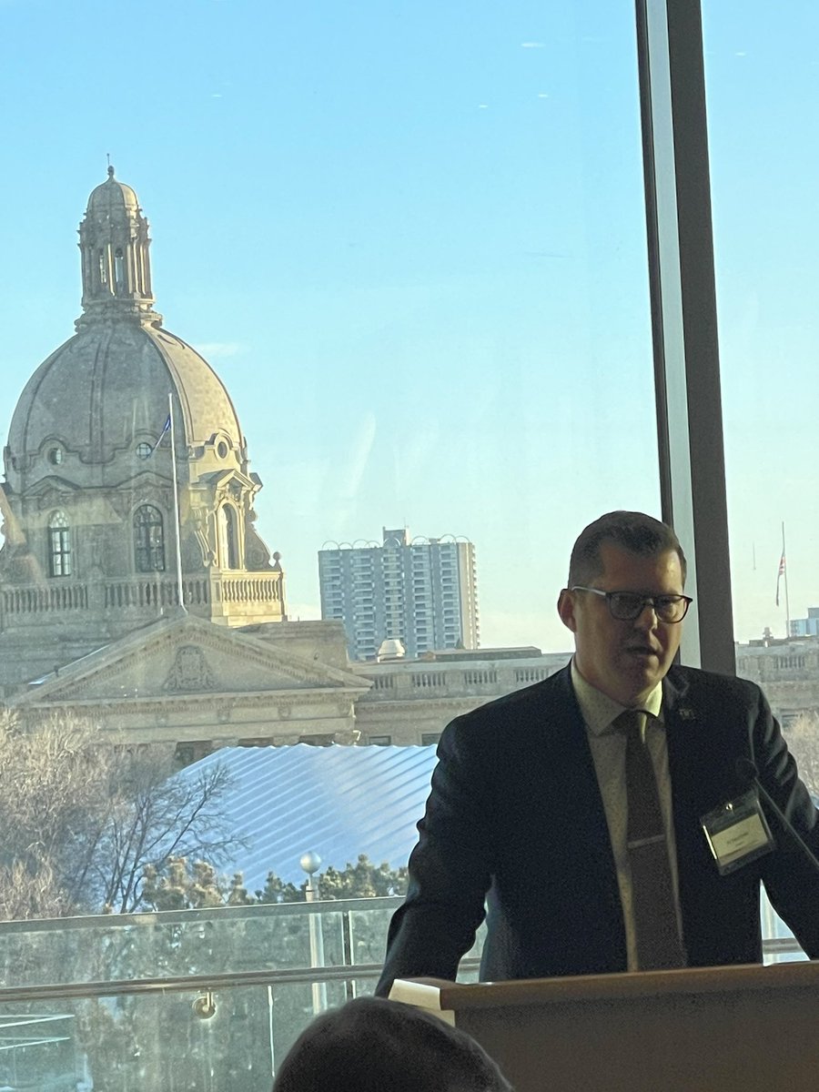 APGExtension's tweet photo. The #TeamAlbertaCrops inaugural reception has begun in #Edmonton! A great day of meetings &amp; we will be advocating for all Alberta crop commissions &amp; farmers tomorrow &amp; beyond! @AlbertaPulse @AlbertaGrains @AlbertaCanola @asbg @AlbertaPotatoes @abcseedgrowers @ABCbeekeepers https://t.co/PrAePl13qH