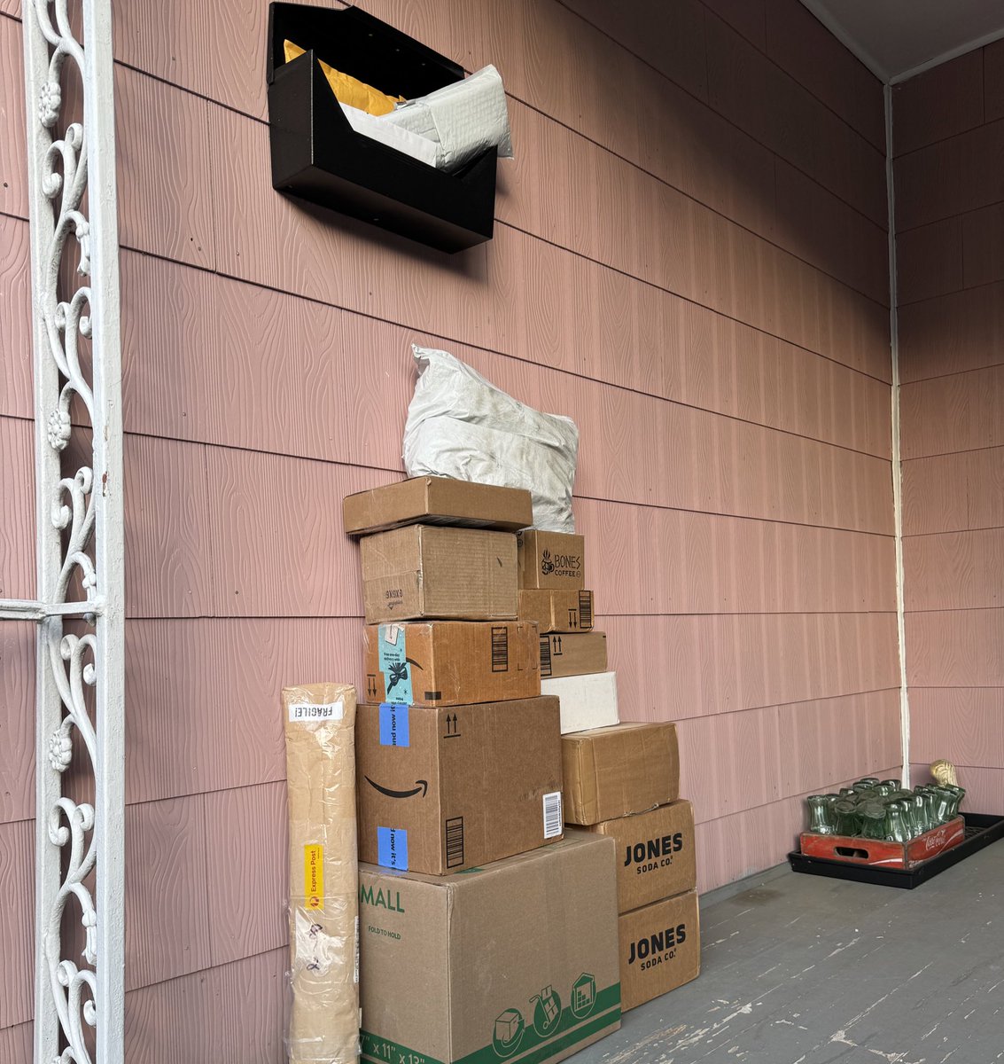 MisterFallout's tweet image. When your wife is a content creator and you leave town for a week.  This batch she didn’t get away with sneaking inside. 😂 #mrsfallout #overtimehours #mortgagepayment