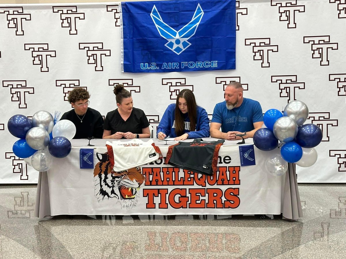 TahlequahHoops's tweet image. Congratulations @Kori_Rainwater on your signing with Air Force! So proud of you! 🐅