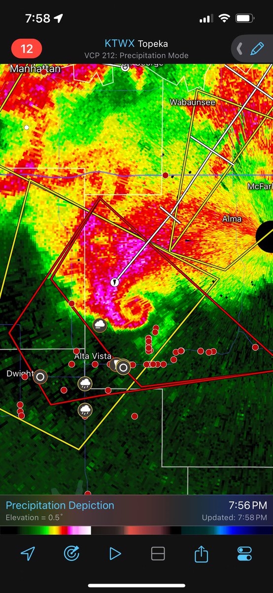 JPScrat's tweet photo. @spann Kansas now https://t.co/2a05aW7Nqr