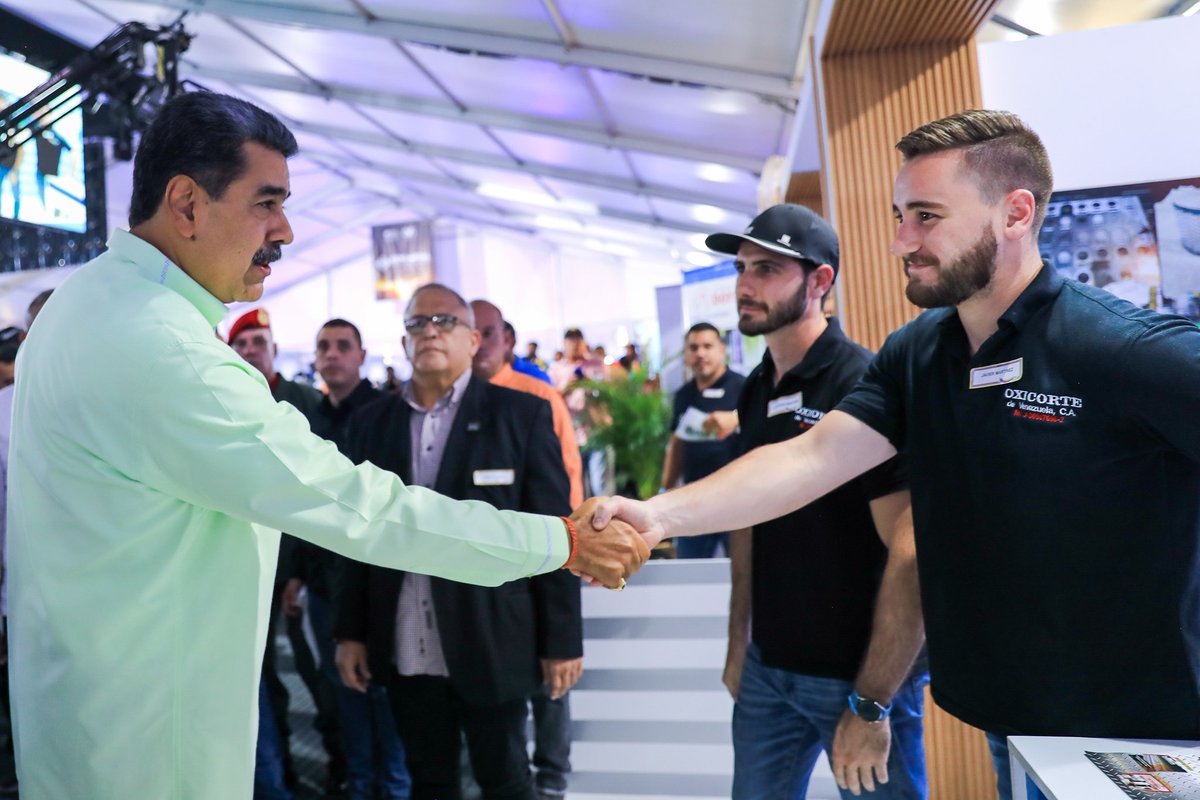 NicolasMaduro's tweet image. Desde nuestra Guayana una región maravillosa del siglo XXI inauguramos junto a los trabajadores y trabajadoras la Expo Metal. Hierro, Acero y Aluminio 2024. Qué alegría visitar esta bella región productiva, que se desarrolla y avanza. ¡Venezuela toma el camino del Crecimiento!…