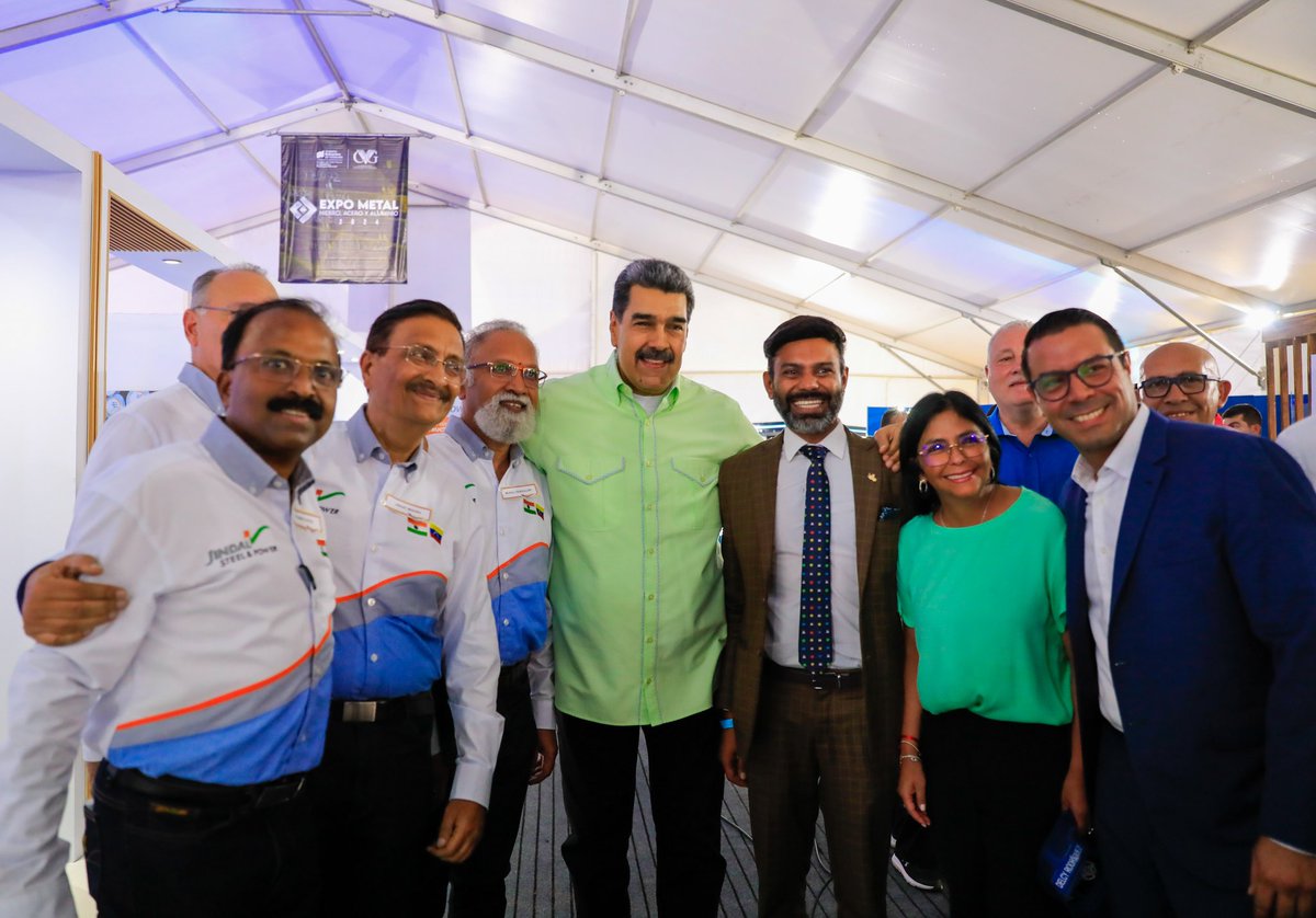 NicolasMaduro's tweet image. Desde nuestra Guayana una región maravillosa del siglo XXI inauguramos junto a los trabajadores y trabajadoras la Expo Metal. Hierro, Acero y Aluminio 2024. Qué alegría visitar esta bella región productiva, que se desarrolla y avanza. ¡Venezuela toma el camino del Crecimiento!…