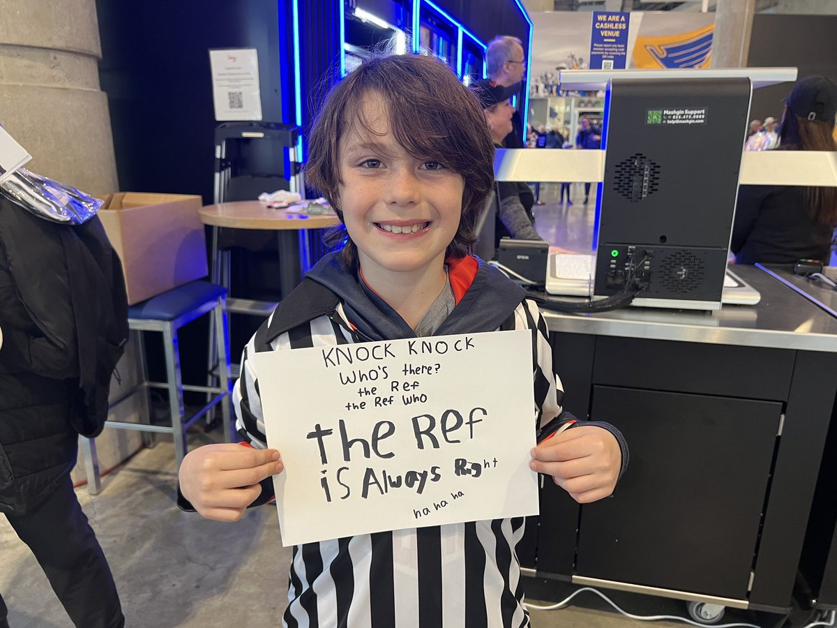 STLSportsCom's tweet photo. We love the refs! Check out these awesome fans supporting the officials at the @StLouisBlues game! ⚫️⚪️
#RefNight #RefRespect #LetemPlay https://t.co/5ey3FRGR3U