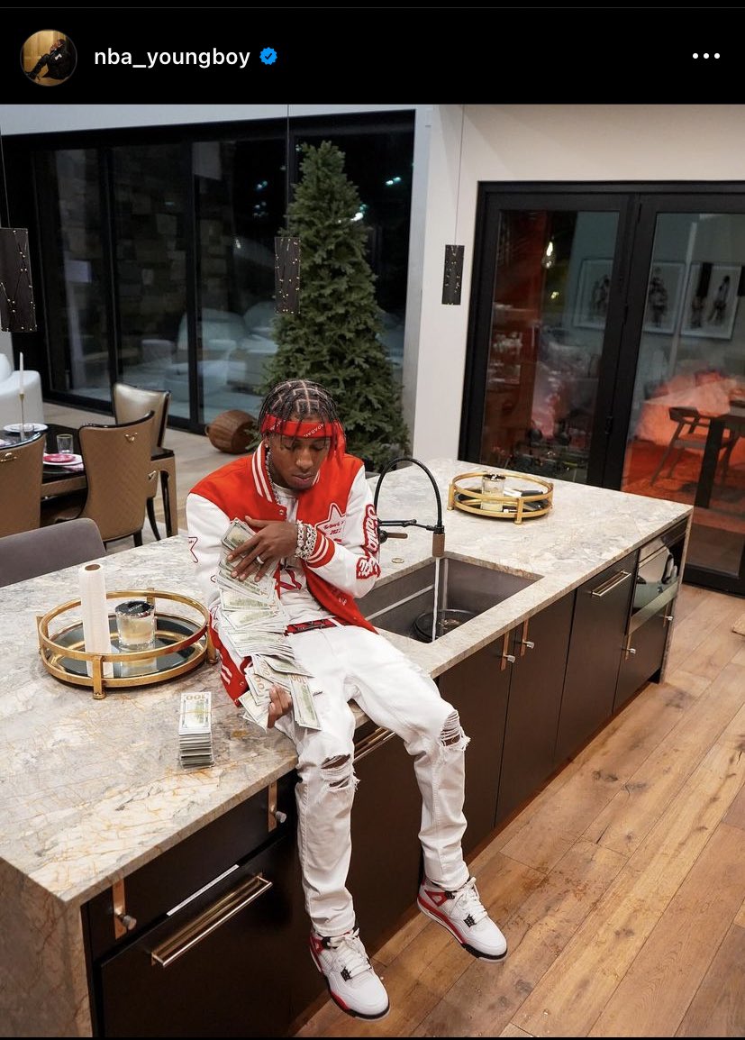 do_bloco7003's tweet photo. 🚨NBA YoungBoy (4KT/🅱️💚) terá participação no álbum "Vultures 2" do Rapper Kanye West (GD/FOLK/🔱✡️). Vultures 2 está sendo aguardado por muitos depois de seu primeiro volume decolar.
#Ye #TyDollarSign #FreeYB #4KT #Onlyfans https://t.co/177yZCOOCP