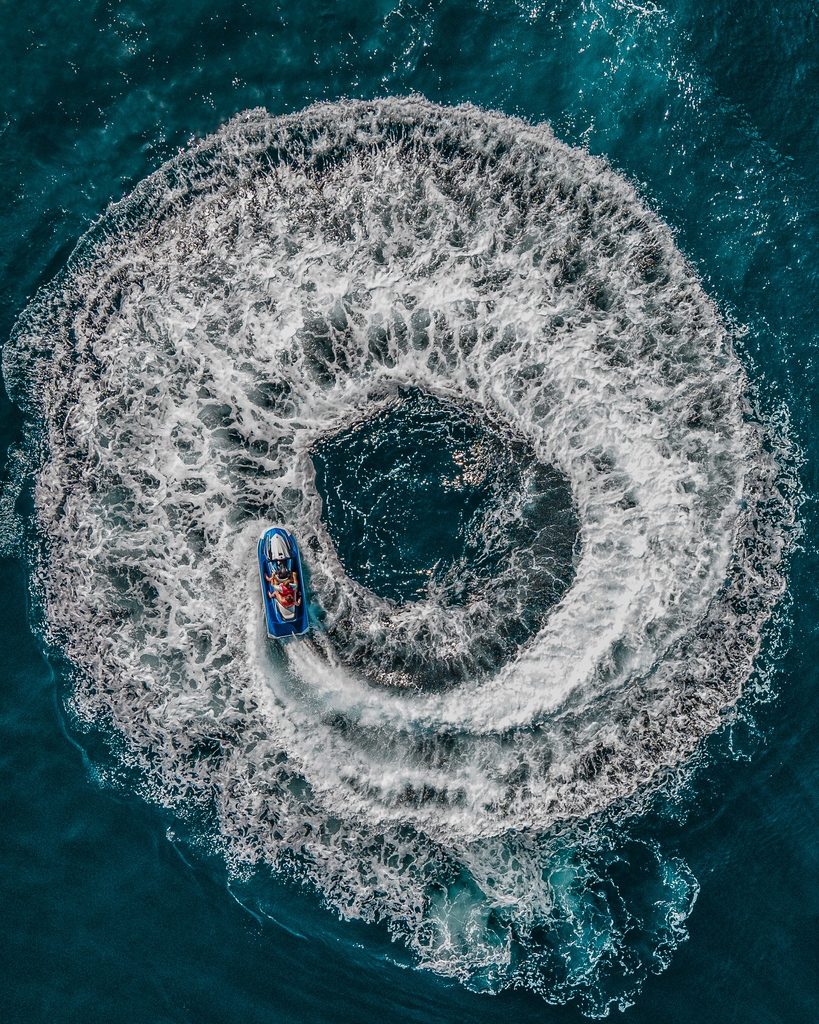 Riding the waves of excitement on a jet ski adventure! 🌊🚤 Feel the thrill, embrace the spray, and let the sea set you free⁠
.⁠
.⁠
.⁠
.⁠
.⁠
#JetSkiJoy #OceanEscape #WatersportsFun