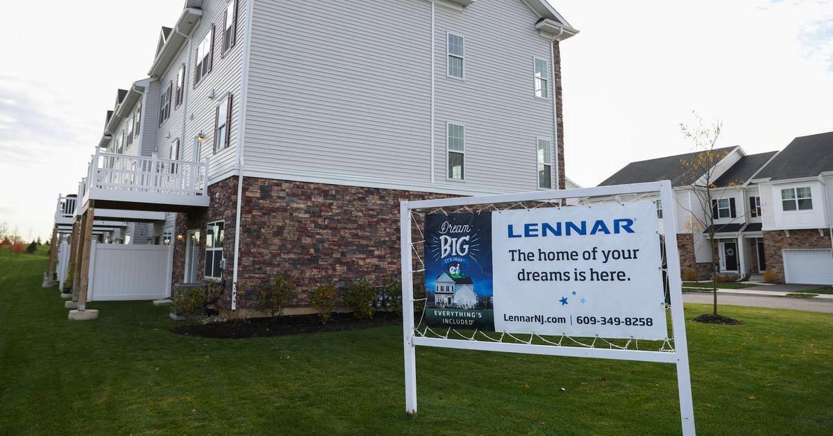 US homebuilder Lennar beats Q1 profit estimates amid sustained demand for new homes reut.rs/3TBo5zp