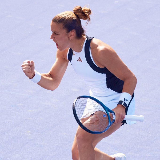 MARIA SAKKARI - Página 31 GIl7X0RakAA9HM3?format=jpg&name=small