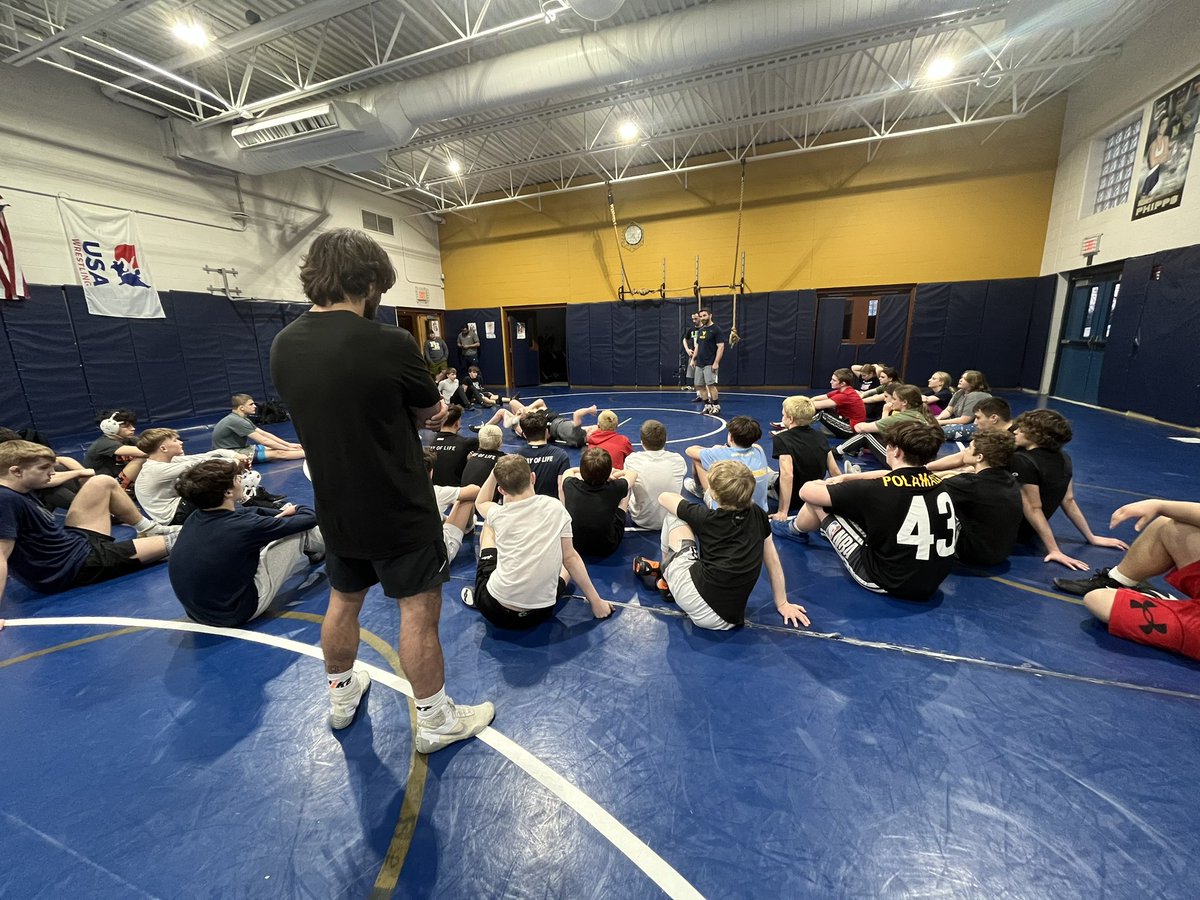 Knights_RTC's tweet photo. 20+ K-5 Knights got better today, then a room filled with more than MONSTERS got some work in with NCAA Champ Jarrod King, Senior Level AA @TyLydic, PA Freestyle Director Eric McGinnis, and Kyle Martin!

#BadDudes
#VirtusEtHonos https://t.co/l5KKAZqyds