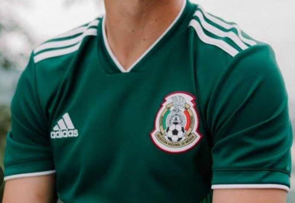 Adrian_i88's tweet photo. @LuisOmarTapia @miseleccionmx No era tan difícil @adidasfootball 😤 https://t.co/geo5Qd1Z0h