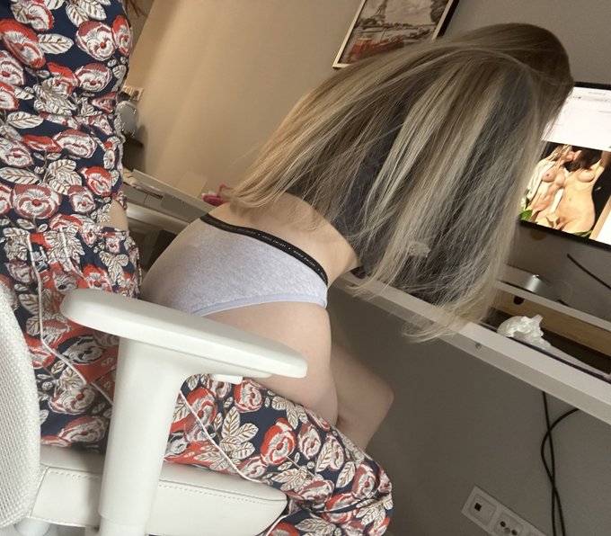 Good morning bb 😆 https://t.co/afjsgivWT2