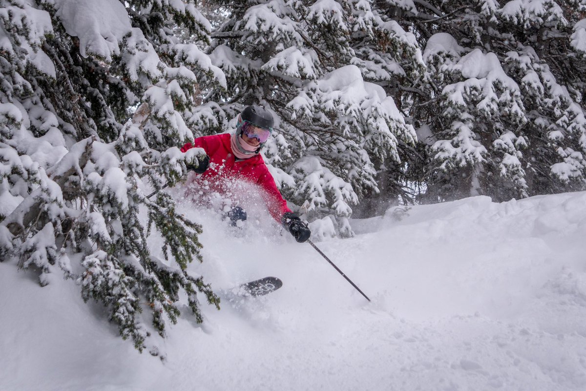 ehcasper's tweet photo. @WasatchSnow It did not suck. @SolitudeMTN with sequential terrain openings = fresh tracks all day. https://t.co/Vx4g3jEFVu