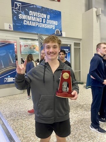 SCSU_SWIMDIVE's tweet photo. Jimmy Nord- All American on 1 meter with an 8th place finish. https://t.co/wDx5D8alq8