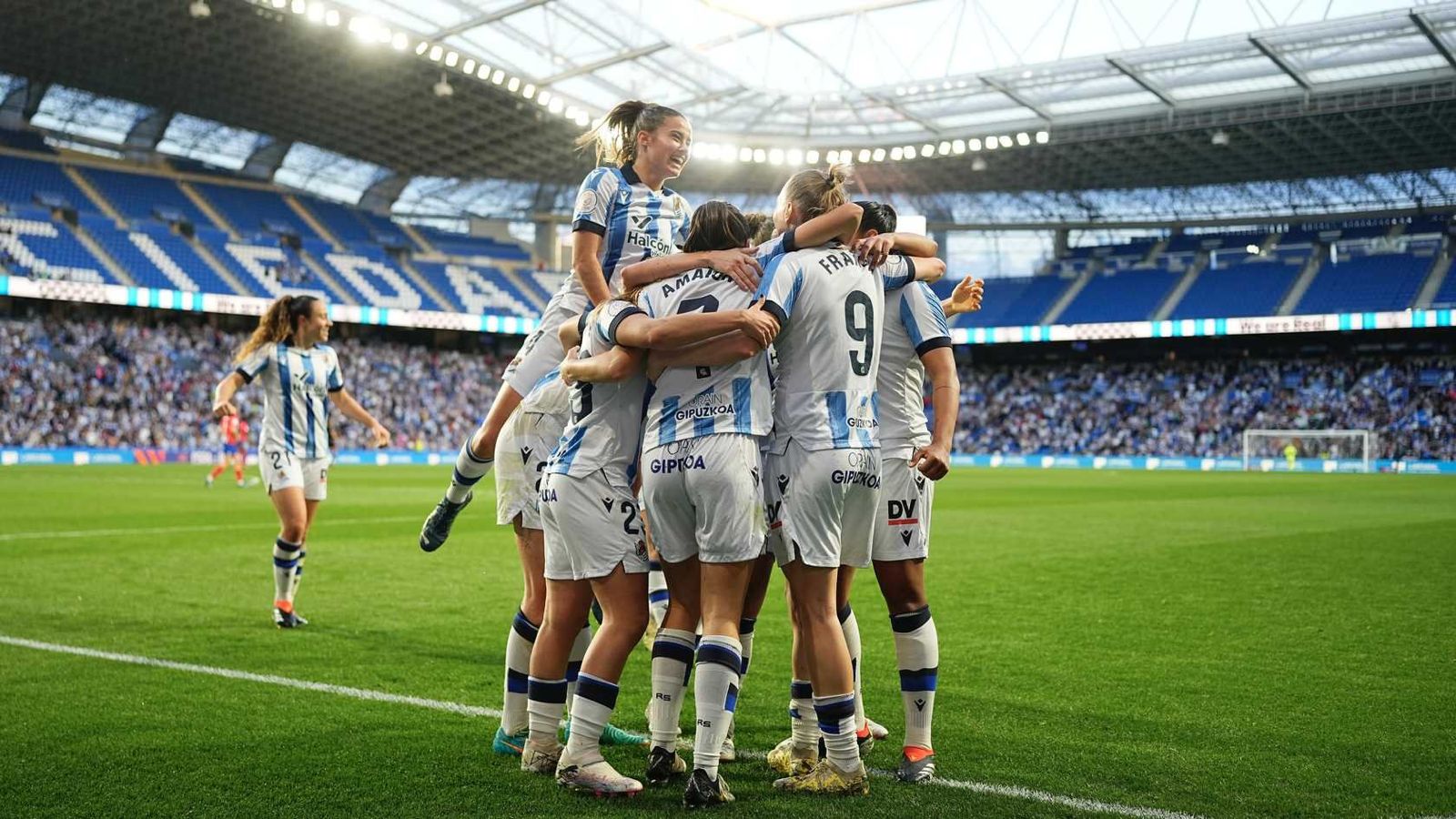 📺 𝗥𝗘𝗦𝗨𝗠𝗘𝗡 | Vuelta de la semifinal de la #CopaDeLaReinaIberdrola2-1 I 🆚 @RealSociedadFEM - @AtletiFemenino⚽ 1-0 I Franssi (19')⚽ 2-0 I Jensen (60')⚽ 2-1 I Sheila (62')#FutFemRFEF