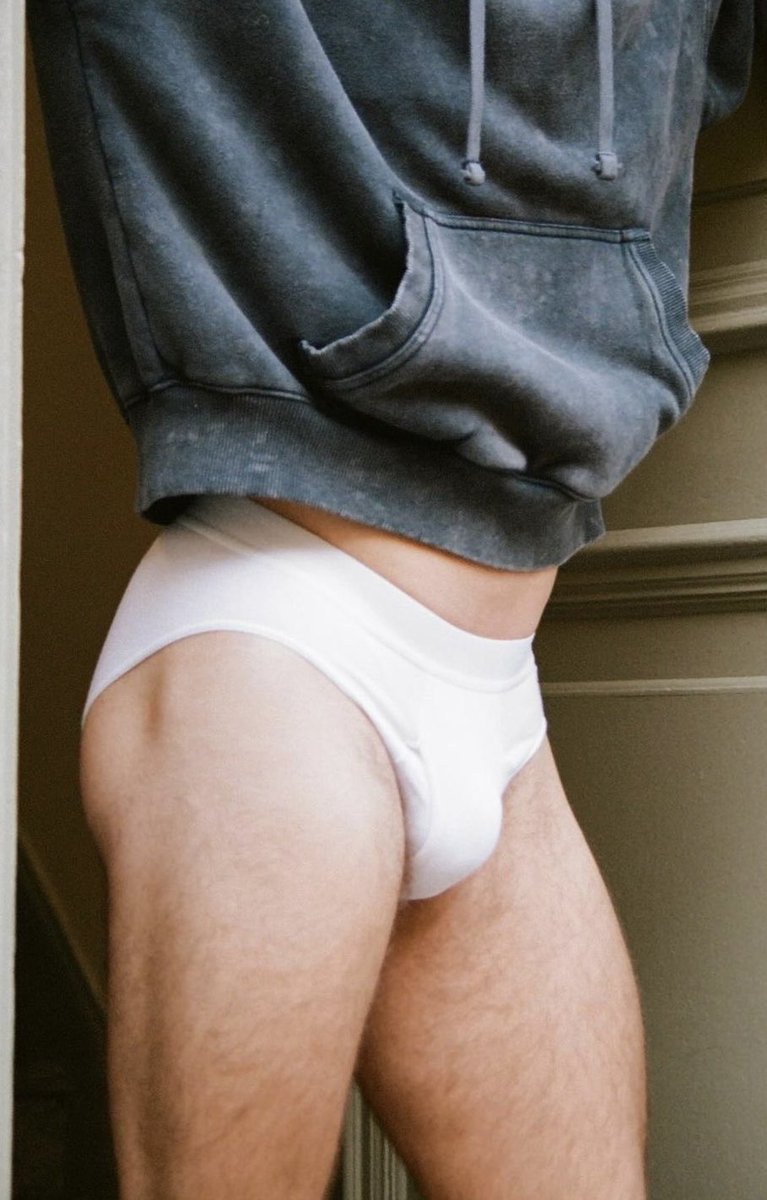 AlexMar31934563's tweet photo. Elliot Brady continuing to look absolutely stunning in briefs and this time with a sweater combo… https://t.co/VsOG4LhTBD