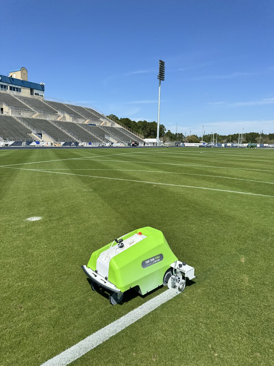 levineturf's tweet photo. Saving time and resources with our @Turf_Tank. Knocked out two javelin fields along with a full softball field prep with one person. https://t.co/VW78XDhvd9