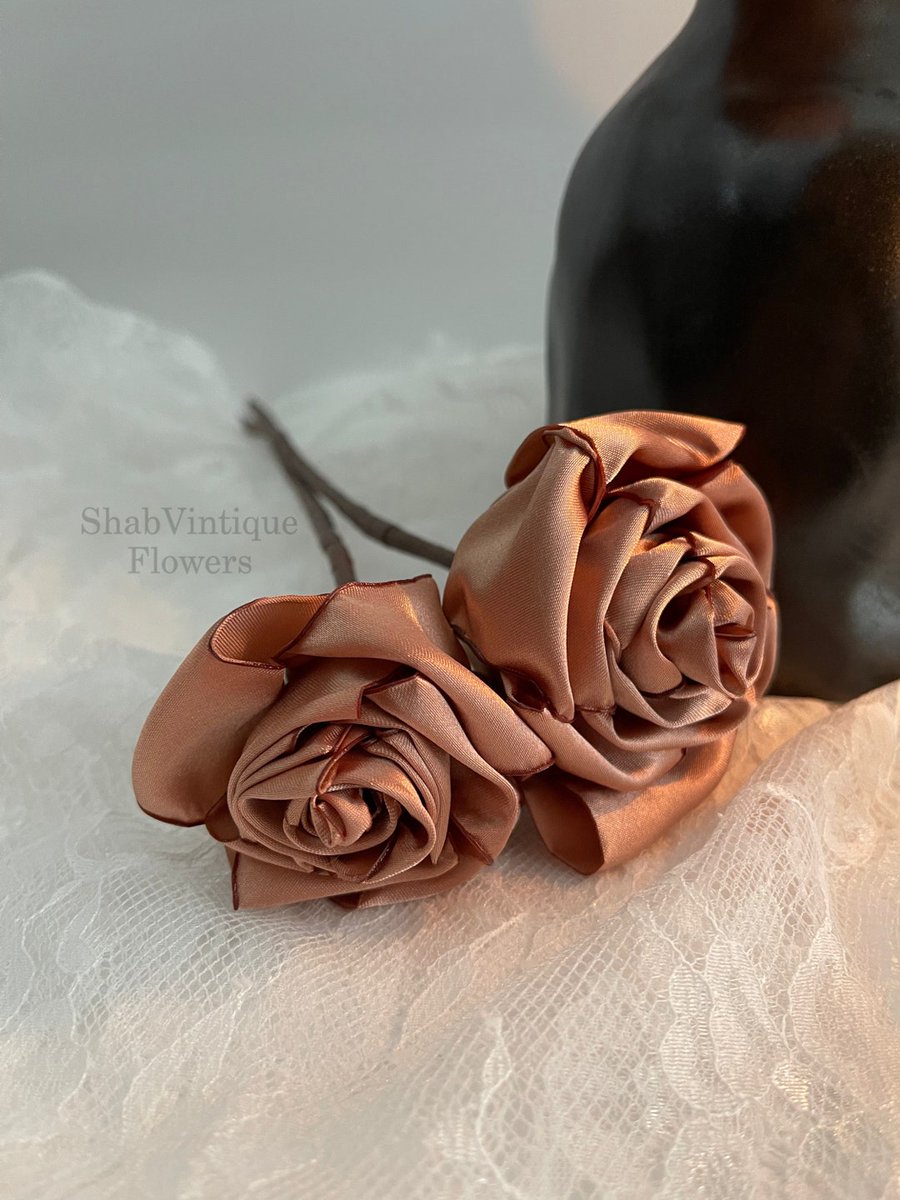 Rose Gold flower 12 inch stems, Wedding Flower centerpiece, reception table decorations, Wedding Arch Flowers by ShabVintiqueFlowers #weddingcolorpallette… dlvr.it/T428vM #weddingflowers #centerpieces #handmade #weddingdetails #birthdayparty #bridal #partydecor #wedding