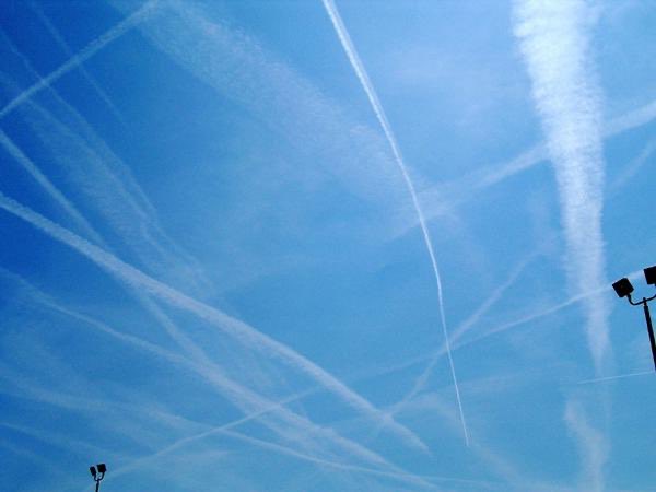 @AkaRocky7 ‼️UPDATE: What are Chemtrails? ❌The term 'chemtrail' was first introduced by journalist, William Thomas, in 1997. They appear as zig-zag patterns or make up multiple parallel lines of white trails that tended to expand and eventually cover the sky with a canopy of clouds.…