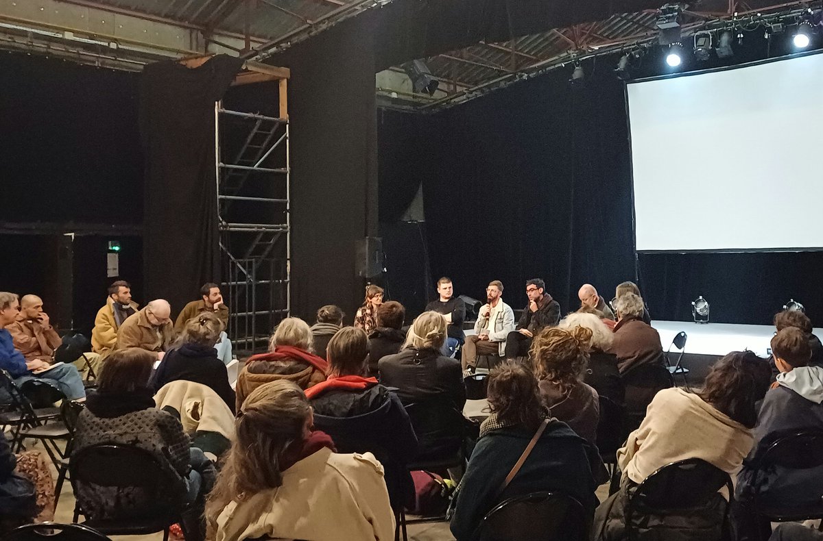 Que peut un média ? Avec <a href="/KEMPFHERVE/">Hervé Kempf</a>, <a href="/MickaCorreia/">Mickaël Correia</a>, N. Desquenes, pour les 5 ans de <a href="/RevueTerrestres/">@terrestres.bsky.social #HelloQuitteX</a>

<a href="/FracasMedia/">Fracas</a> veut "mettre en scène les débats entre différents courants de l'écologie, donner de l'espace au dissensus mais surtout penser les alliances à tisser." <a href="/PhilGood_Inc/">Philippe Vion-Dury</a>