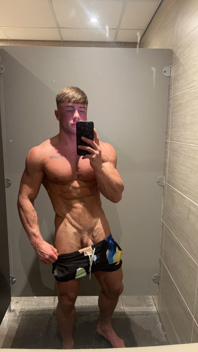 teejayyy2k's tweet photo. RT and send a special gift to 3 of those who RT 🥵😈 https://t.co/WgrWHH3Moi