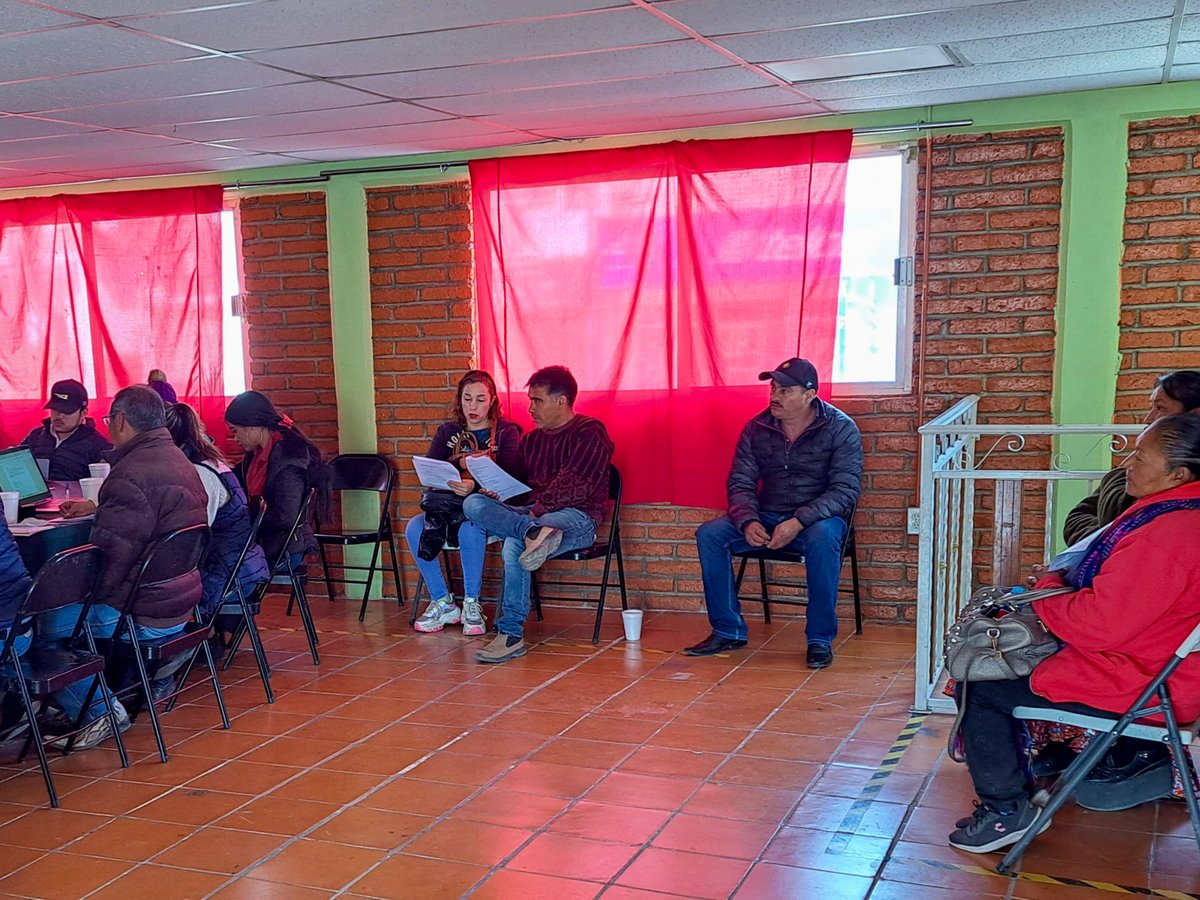 SDHyBCChih's tweet photo. Por medio de la Dirección de Desarrollo Humano se capacitó a empresarios de Bocoyna para detonar zonas turísticas e impulsar servicios como cabañas, complejos, restaurantes, reservas naturales, camping, entre otros, para la generación de empleos y derrama económica. https://t.co/4ECXWjbbVi