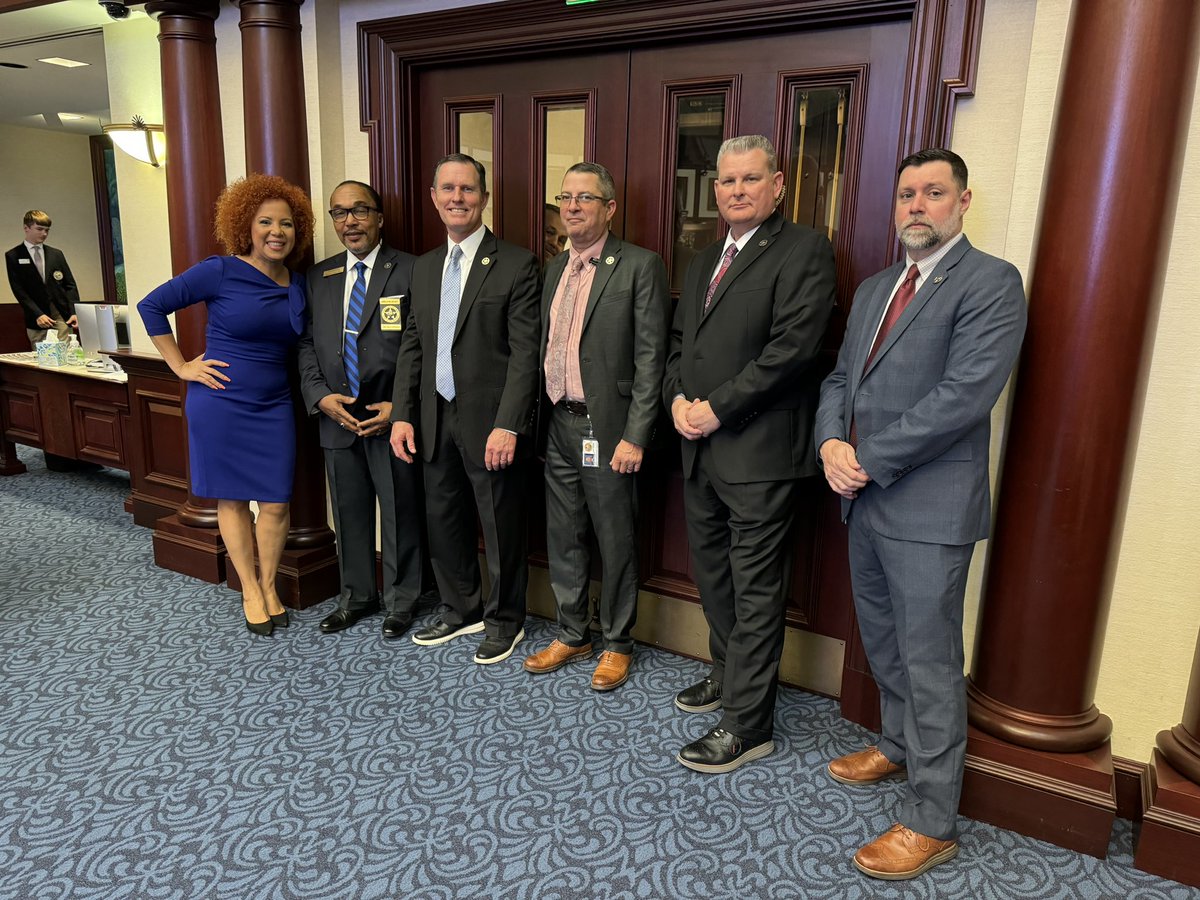 JohannaForFL's tweet photo. Thank you for your support during the productive hours of discussion in the 2024 Legislative Session for the Sunshine State! Your work was essential in ensuring the legislative session went smoothly.
#legislativesession2024 https://t.co/Prpag2z5Fo