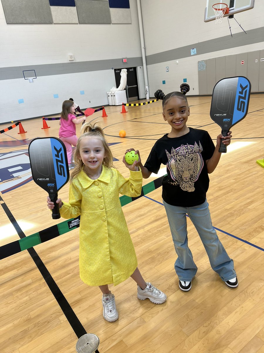 CoachDudek_NMS's tweet photo. Thank you @SelkirkSport for donating paddles to @Cassell_Park we had a blast working on our pickleball skills with them @ClassWithMrsC!!❤️❤️ #cpknights #pickleball #selkirksportpaddles #pickleballfun https://t.co/AbPMBOGQei