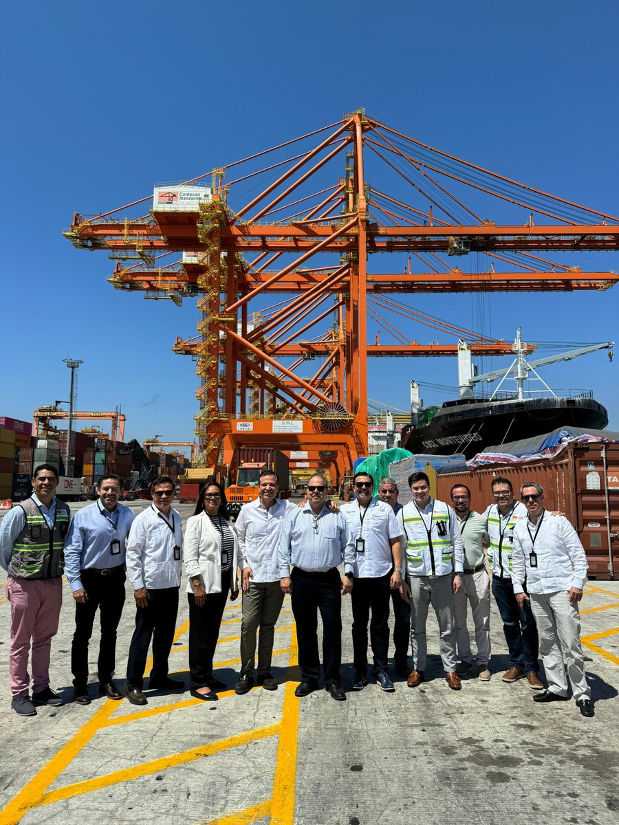 ConteconMzoOf's tweet image. Tuvimos el placer de recibir la visita de los directores de @indexOccidente en #ConteconManzanillo para mostrar nuestros planes de expansión y discutir el desarrollo de #Manzanillo como un nodo central de #logística en el Pacífico mexicano, contribuyendo al crecimiento de México.