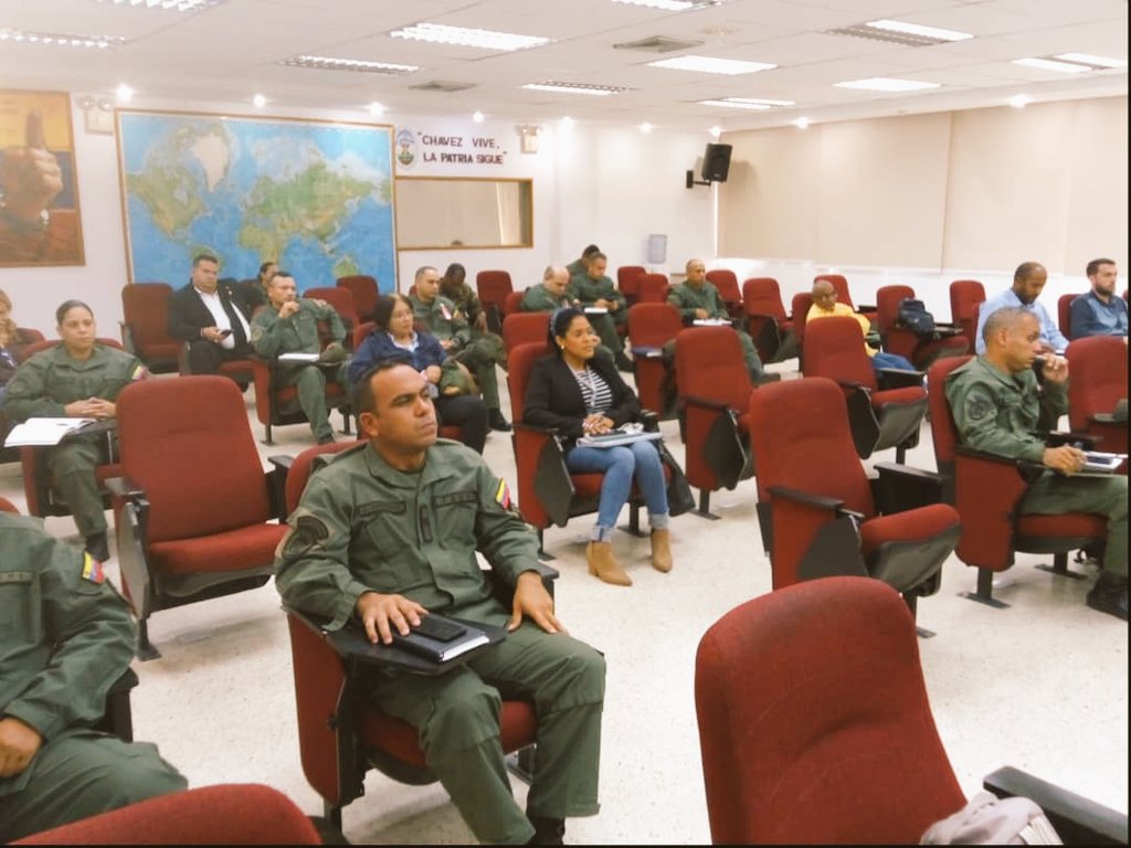 🔴#DiplomadoMCU Historiadora Anabel Díaz Aché: “Las tensiones que atraviesan el mundo Norte- Sur, Oriente-Occidente, la tensión Multipolaridad-Unipolaridad; todas hacen epicentro en Venezuela y eso nos ha costado, bloqueos y MCU”. 🔽