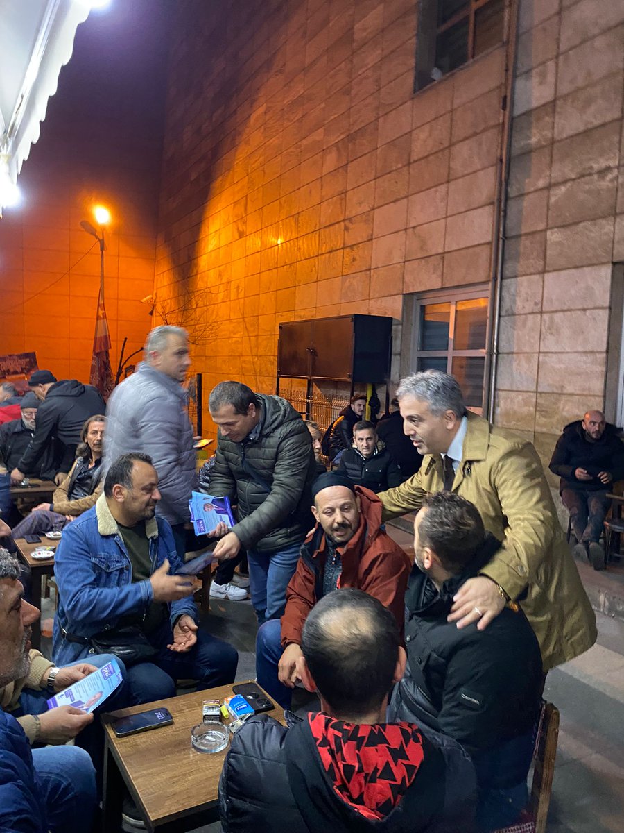 Trabzon Büyükşehir Belediye Başkan Adayımız Sayın @SELCUKKESKINTRB ve Ortahisar Belediye Başkan Adayımız Sayın Serkan IŞIKLI iftar sonrası Meydandaki çay ocağı ve çay bahçesindeki vatandaşlarımızla sohbet ederek ramazan aylarını kutladı. 
<a href="/alibabacan/">Ali Babacan</a> 
<a href="/devapartisi/">DEVA Partisi</a> 
<a href="/TrabzonBelTr/">Trabzon Büyükşehir Belediyesi</a>