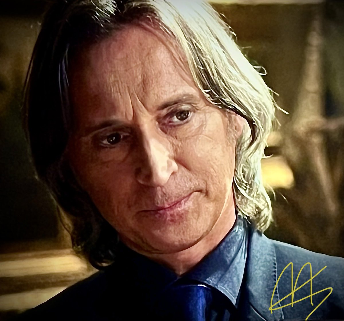 Some floof to golden up your night (or afternoon)🤗😊🙃 #RobertCarlyle #OUAT #dearies #alldearies