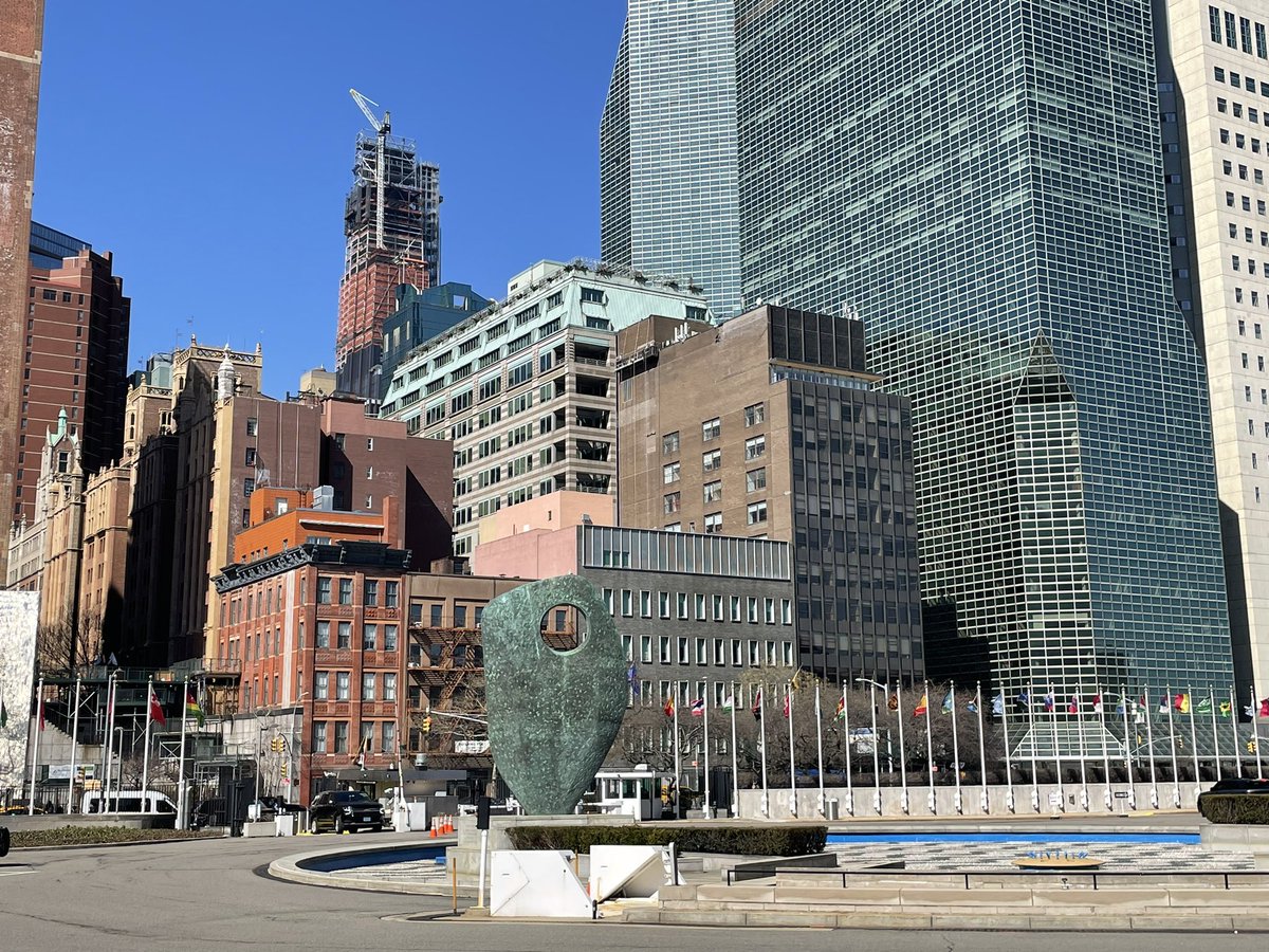 Sukupuolten #tasaarvo on ihmisoikeuksien, naisten oikeuksien  ja taloudellinen kysymys. On tärkeää tukea laajasti kansalaisjärjestöjä, naisjärjestöjä. Pohjoismaiden on tärkeää rakentaa kumppanuuksia ympäri maailmaa. 

Kiitos keskustelusta <a href="/kirsimadi/">KMadi</a> ja <a href="/sannigrahn/">Sanni Grahn-Laasonen 🇺🇦</a> #FinlandCSW 🇫🇮