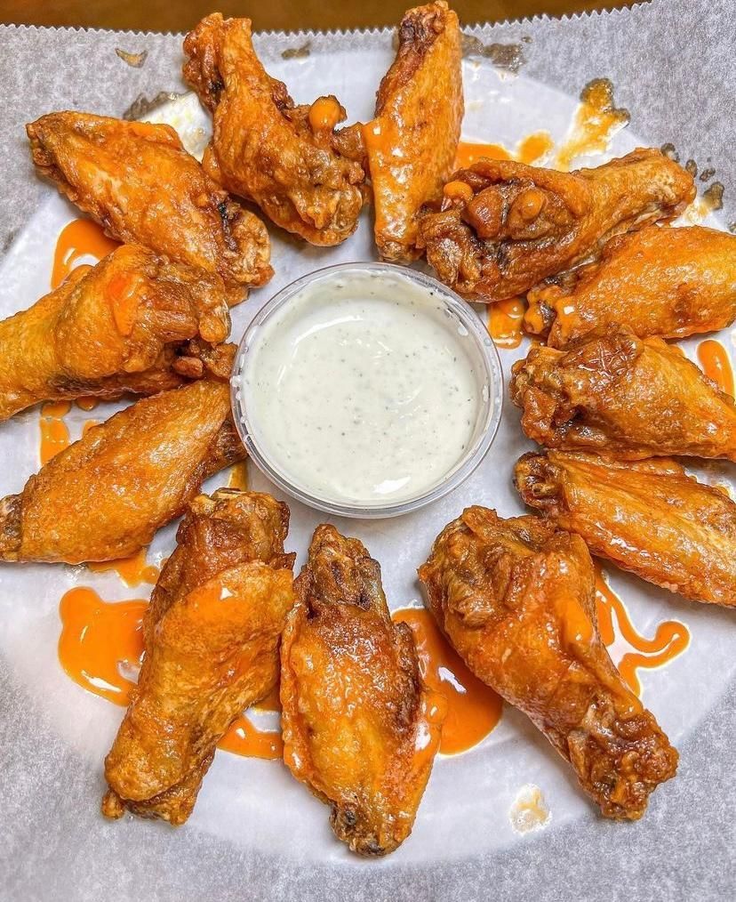 Never, Never, Never Forget The Ranch with the Buffalo wings!! 😁 

#foodie #foodstagram #raleighnc #instagood #nc #919 #carync #hollyspringsnc #apexnc #wakeforestnc #carypizza #Johnnyspizzanc #johnnyspizza #pizza #hungry #pizzatime #local #onthetable #raleigheats #caryeats