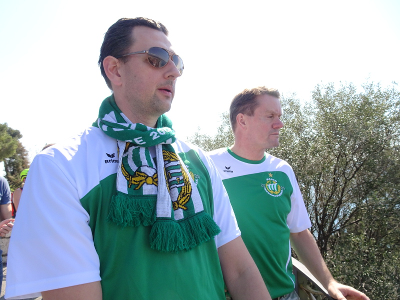 Ni snackar tröjor. Blir inte snyggare än så här. Aktuella ordföranden i Bajen International kan inte vara vackrare!