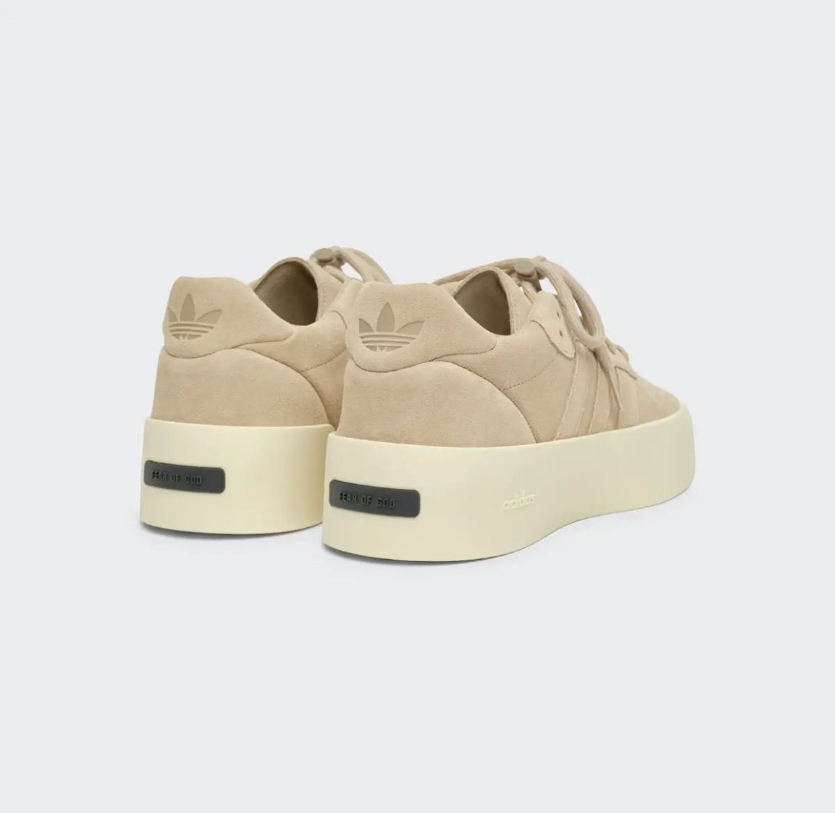 urbanweargh's tweet photo. AVAILABLE AS SEEN
SIZE: 40-45
PRICE: 600 CEDIS 
CALL/WHATSAPP: 050 234 8138 https://t.co/pdhBbg9rV6