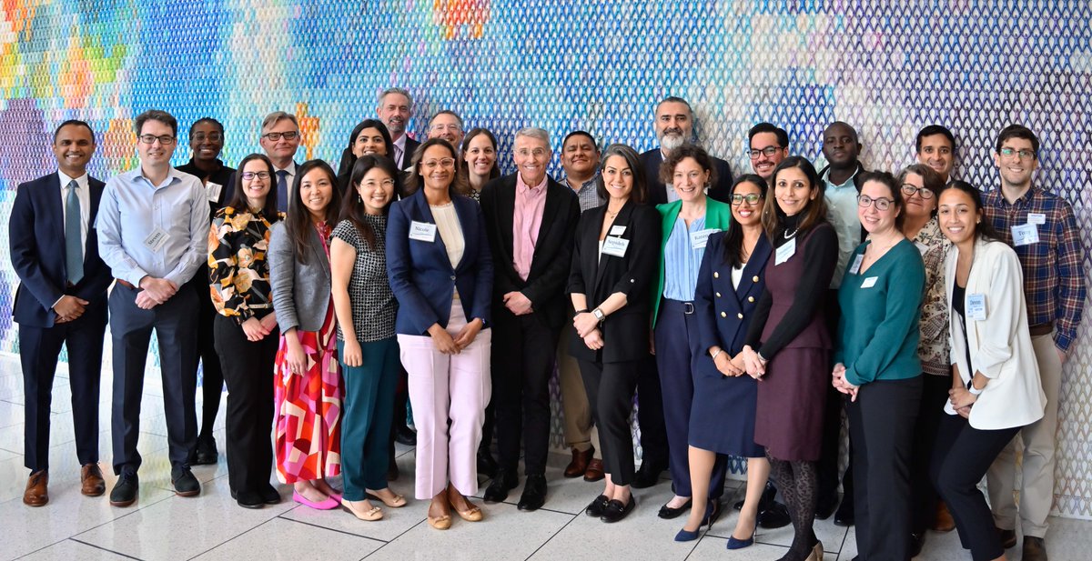 We enjoyed a visit today from @ASCO Leadership Development Program mid-career heme/onc specialists learning about the FDA's role in oncology drug development! #OCEProjectSocrates