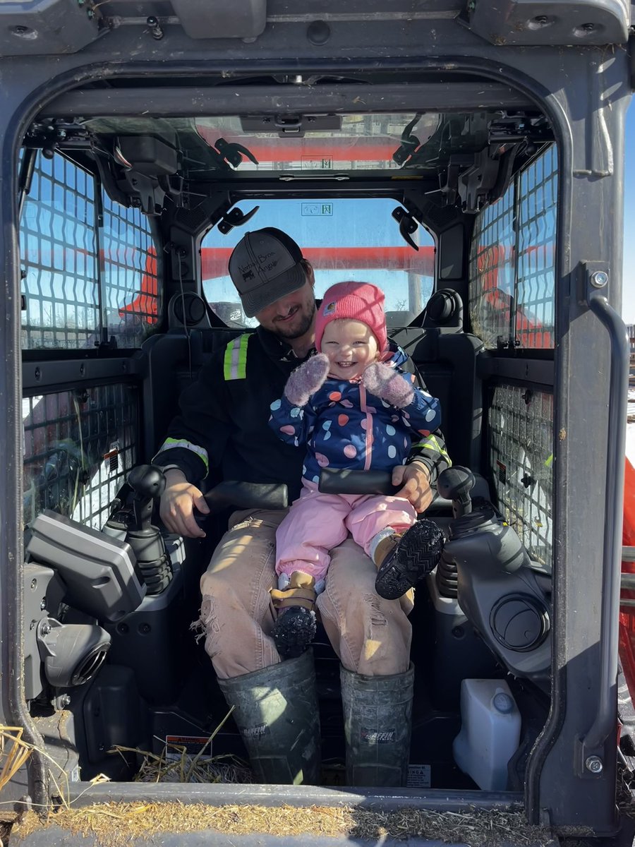 jac_wolf_3's tweet image. I’m enjoying the days where they don’t fight over who gets to go in the skid steer and who has to walk and open gates with mom #notforlong