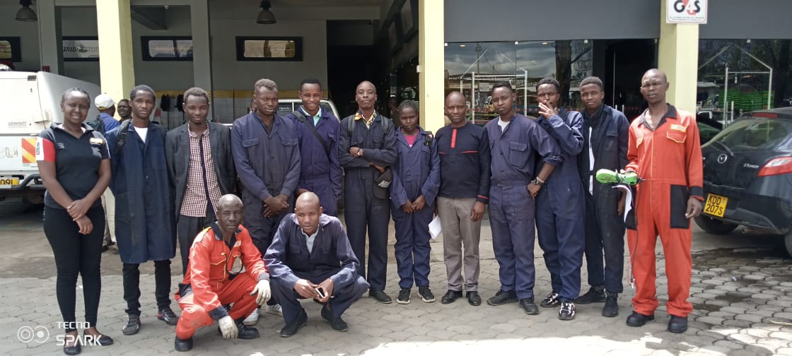 How many Auto Mechanical Engineering students remember this memorable day at @AutoxpressKenya Nakuru branch? Having a professional approach towards work is one way of making what you have learned practical in an organization whose services are trusted & sort after by many.