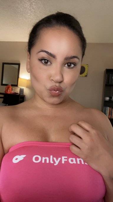 Live on my @onlyfans   Right now on my FREE! Daily post ,comedy &amp; content ,dance &amp; live streams 🤩🤣👇🏽  https://t<a class="tags" href="/tag/onlyfans">@onlyfans</a>