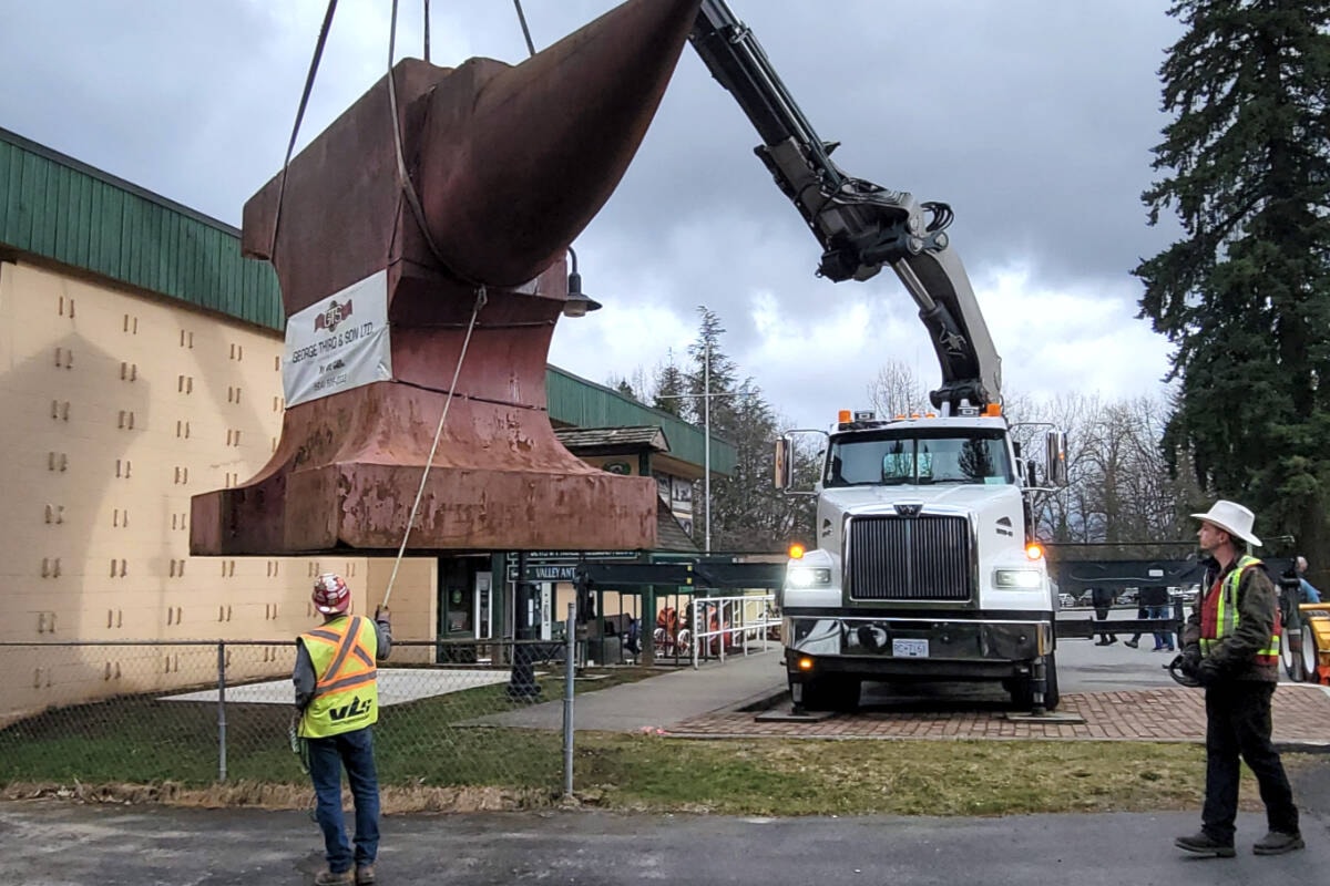 VIDEO: ‘World’s Largest Sculptured Acoustic Anvil’ found new home in B.C. dlvr.it/T42FH9