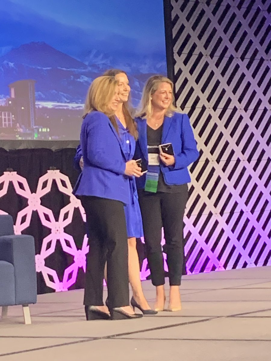 😂😭🤩 Picture this… 😲You’re in #NAPNAPConf opening session & surprise! @napnappres gives you an award as past presidents for leading @NAPNAP through covid crisis… 👀 You walk up realizing you match outfits with your professional twin & bestie… My heart is full. 💕