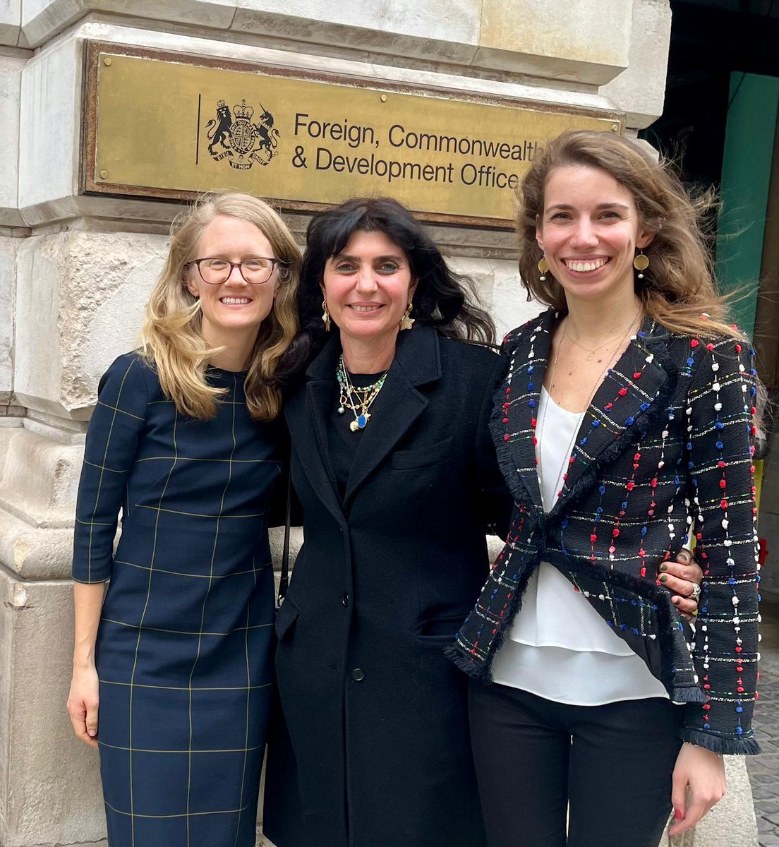 Today @leilasimona, @MatiRosina and I advised a group of employees of the @FCDOGovUK on migration policy and politics. I learned so much from these two scholars and it was amazing to take part in an all-women expert panel (a wanel?😅😋)