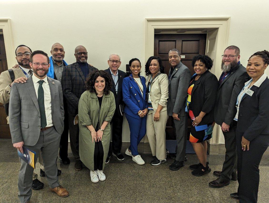 When you’re scheduled for a 20 min mtg with your Congresswoman, but she graciously connects with you for an hour to discuss the pressing issues of the community.  

Great convo <a href="/RepShontelBrown/">Rep. Shontel Brown</a> and thank you for mtg with our OH 11 delegation.

Thanks <a href="/leagueofcities/">National League of Cities</a> #CCC24