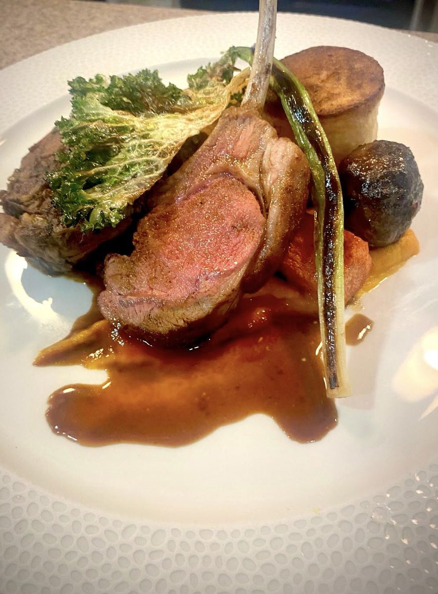 L20 Hotel School tweet media