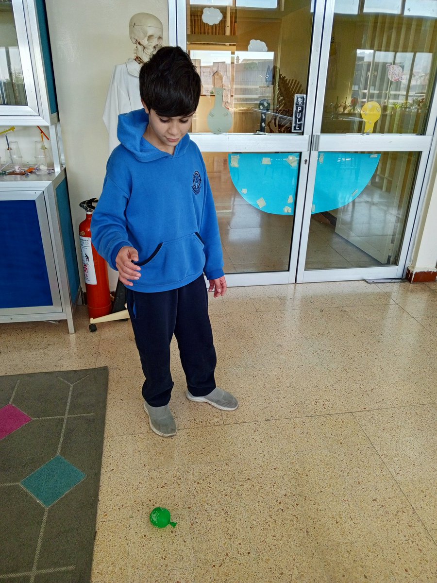 The balloon experiment is a fun science activity to explore states of matter hands_ on. 🎈 🎈 🎈 @MakAishaSchool @NElakhdar