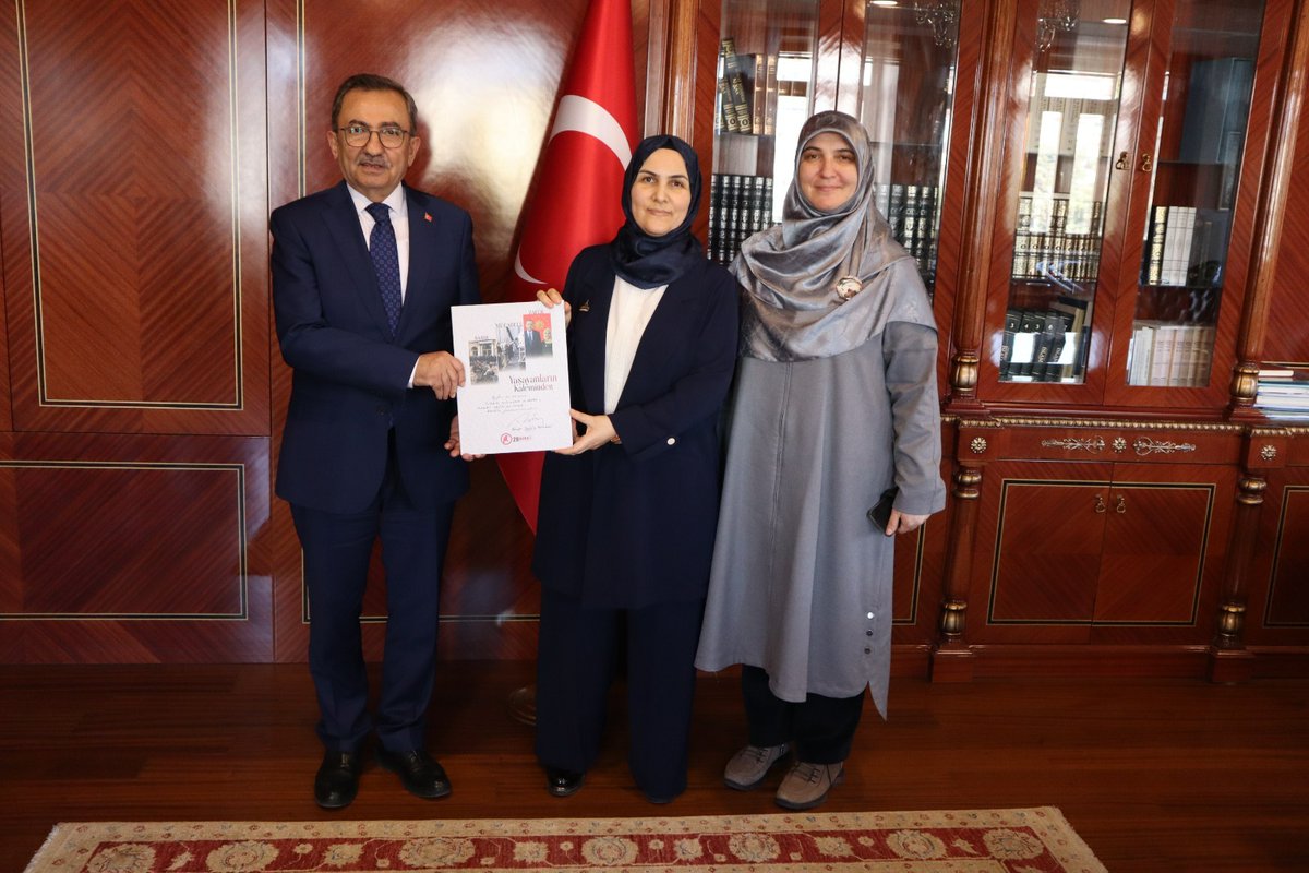 'Yaşayan Hafıza Sohbetleri 27. Yılında 28 Şubat' konferansı Genel Başkanımız @emineilyas1 sundu. Kırıkkale Müftümüz Hasan Hayri Yaşar Beyefendi'ye, @kademkirikkale Aşkın Taştan'a ve kıymetli katılımcılara bu güzel organizasyon için teşekkür ederiz. @kademorgtr @egitimedestekp