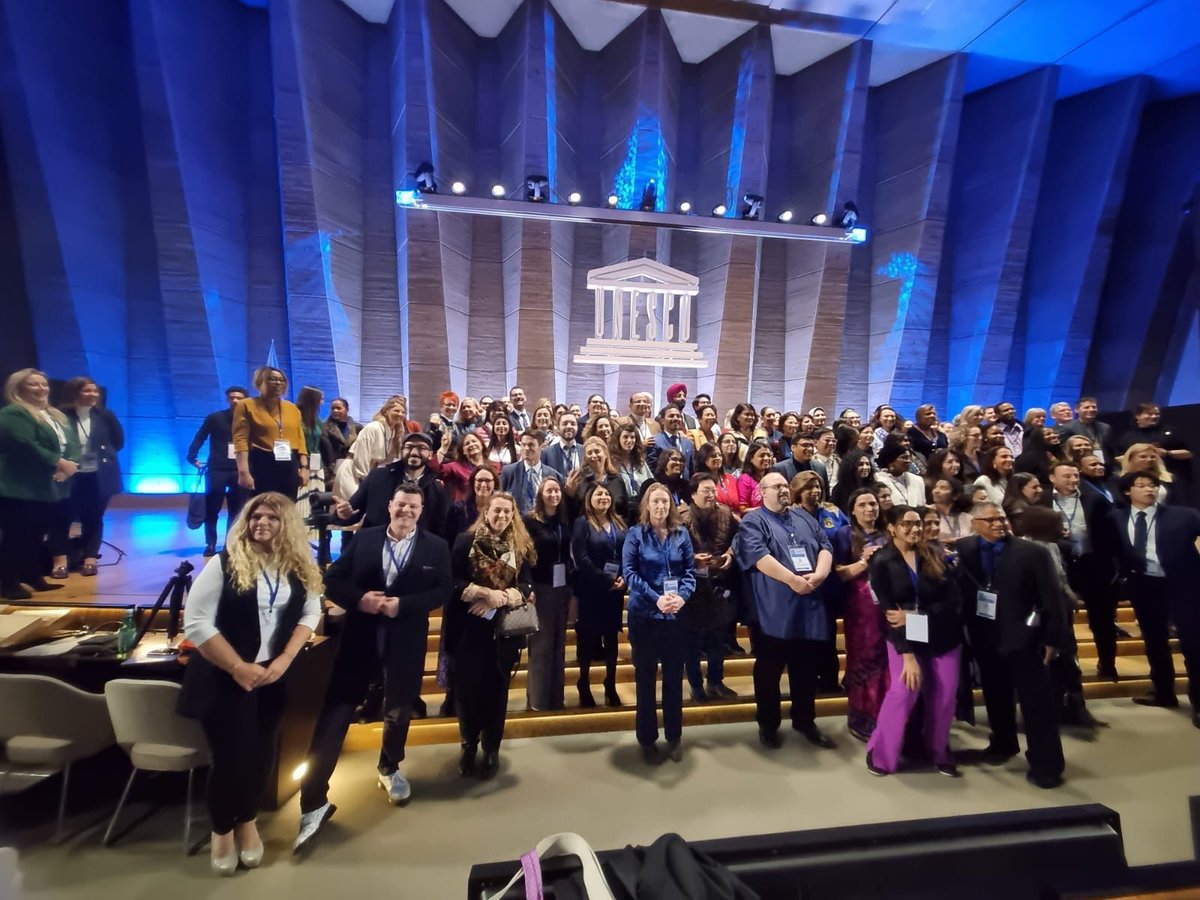 SaldarriagaConc's tweet photo. ¡Orgullo y gratitud! En el marco de los 30 años de la Declaración de Salamanca, hemos sido honrados con 3⃣ premios de la @UNESCO, que reconocen el impacto social de la fundación, nuestra estrategia educativa de #TerritoriosInclusivos y la propuesta de ferias del libro inclusivas. https://t.co/pKnDitHvkc